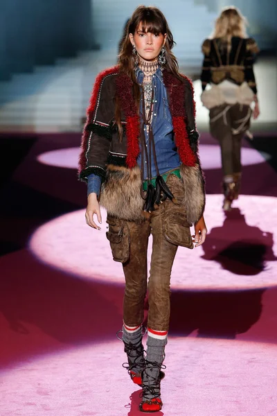 Look 4